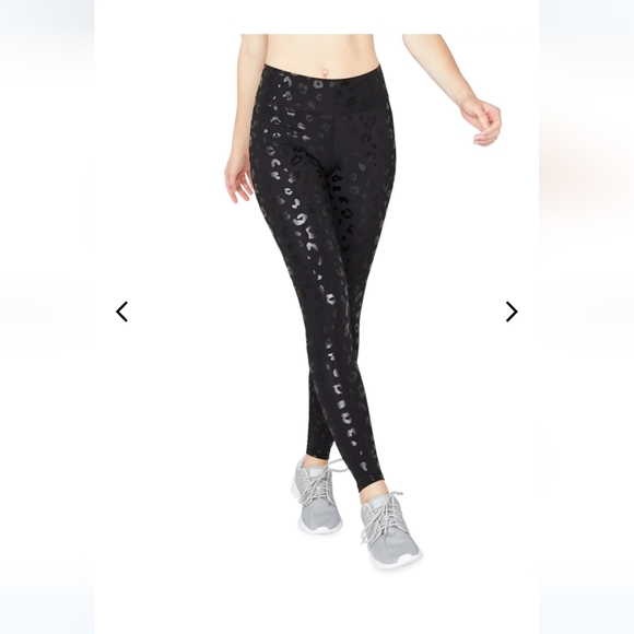 Terez Pants - TEREZ| Womens black tonal cheetah leggings| size Small